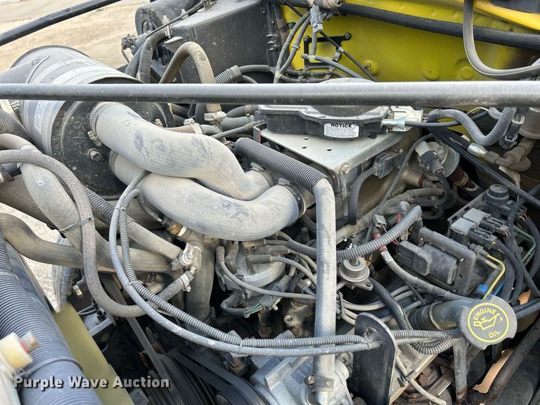 image for item DQ1030 1996 Ford F700  fire truck