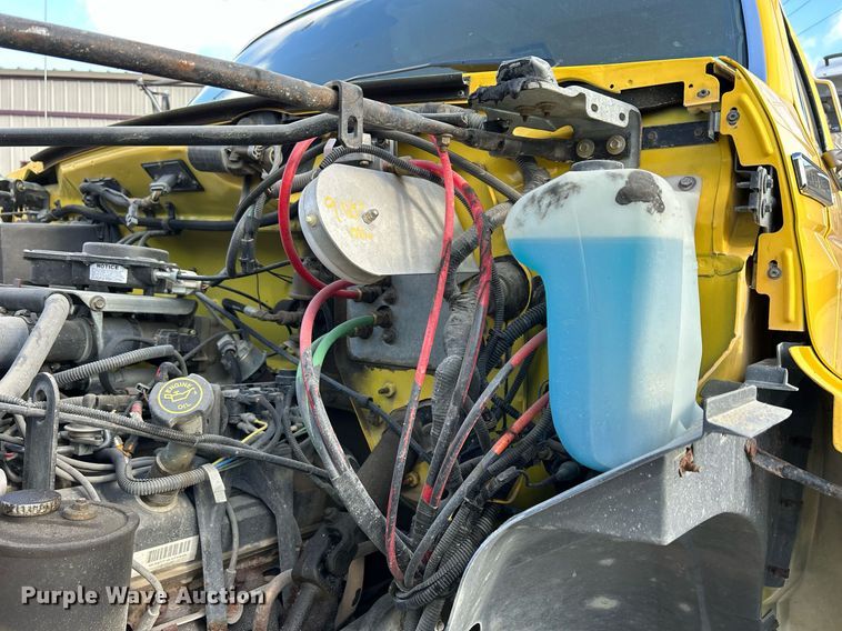 image for item DQ1030 1996 Ford F700  fire truck