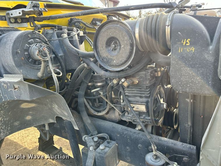 image for item DQ1030 1996 Ford F700  fire truck