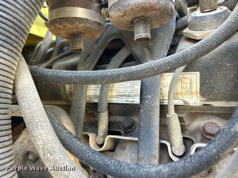 image for item DQ1030 1996 Ford F700  fire truck