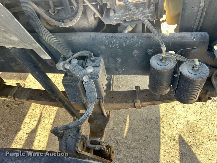 image for item DQ1030 1996 Ford F700  fire truck