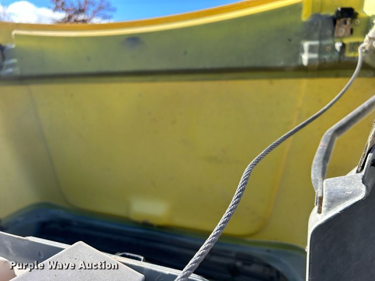 image for item DQ1030 1996 Ford F700  fire truck