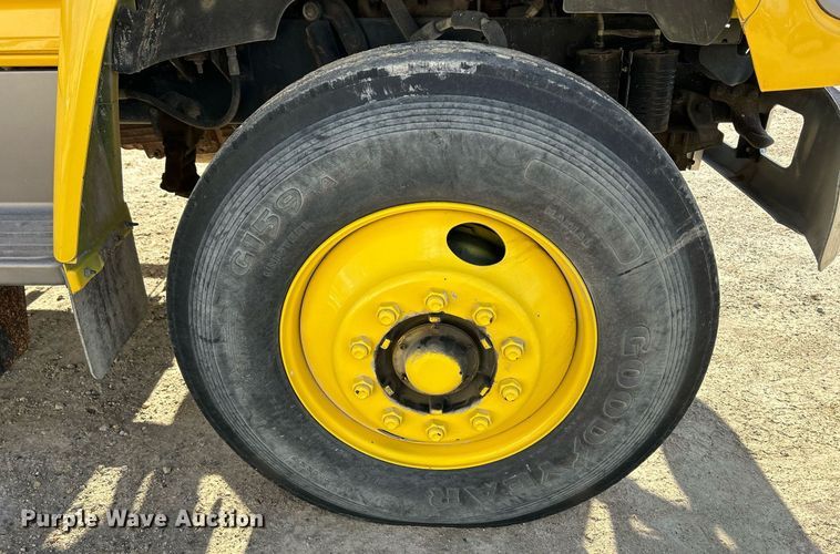 image for item DQ1030 1996 Ford F700  fire truck