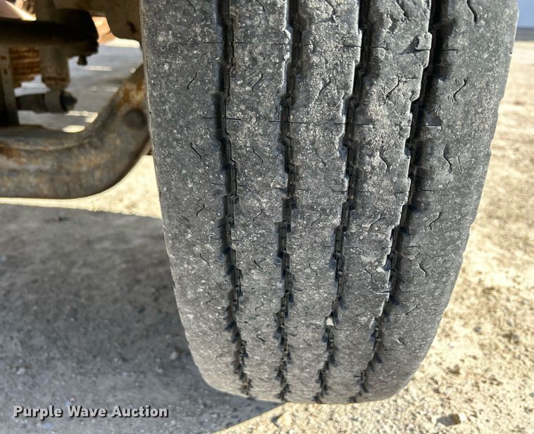 image for item DQ1030 1996 Ford F700  fire truck