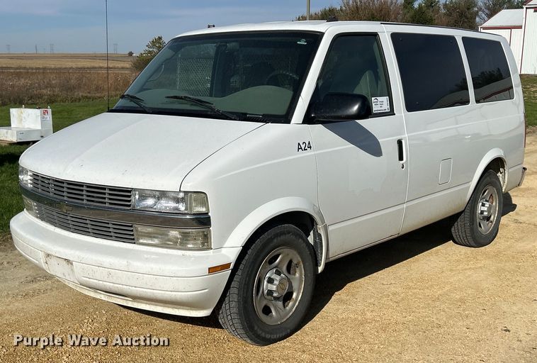 image for item DQ1034 2005 Chevrolet Astro  van