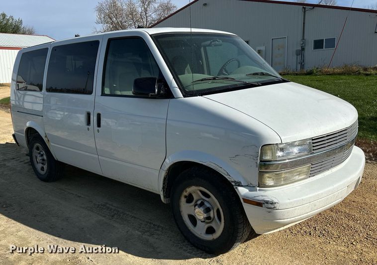 image for item DQ1034 2005 Chevrolet Astro  van