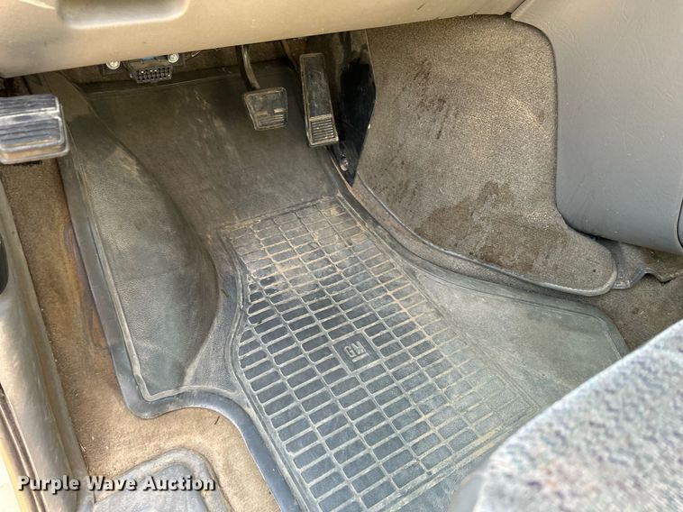 image for item DQ1034 2005 Chevrolet Astro  van