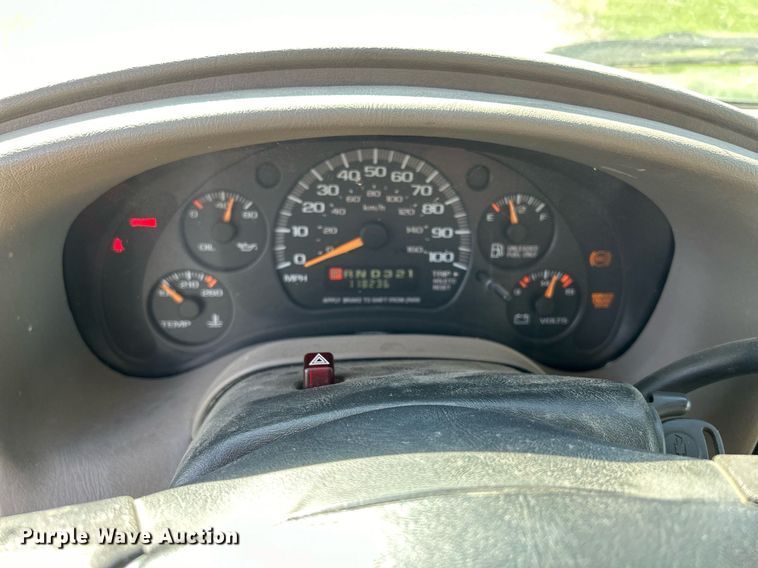 image for item DQ1034 2005 Chevrolet Astro  van