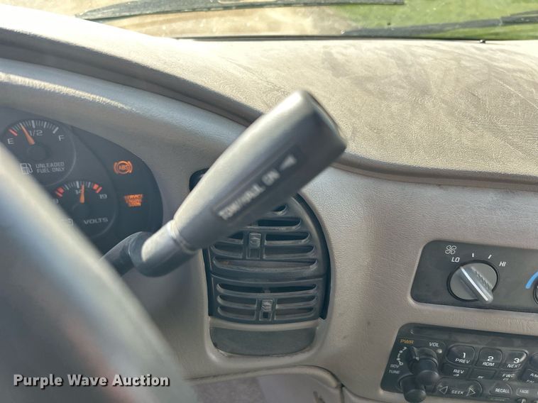 image for item DQ1034 2005 Chevrolet Astro  van