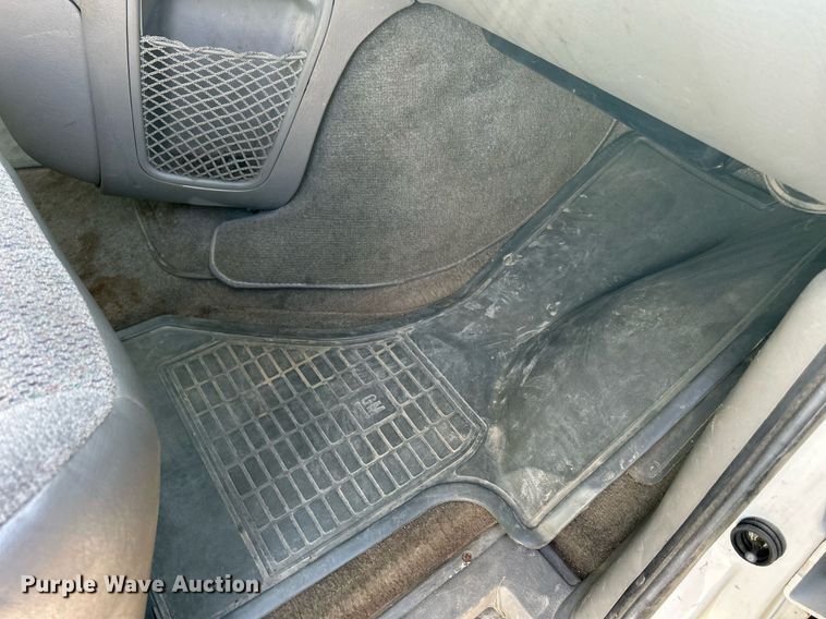 image for item DQ1034 2005 Chevrolet Astro  van