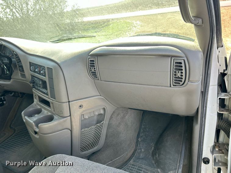 image for item DQ1034 2005 Chevrolet Astro  van