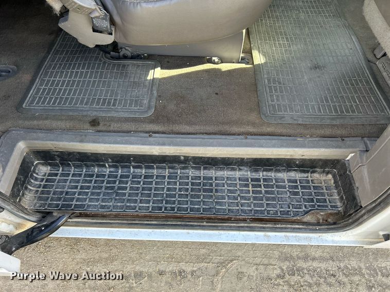 image for item DQ1034 2005 Chevrolet Astro  van