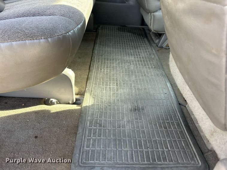 image for item DQ1034 2005 Chevrolet Astro  van