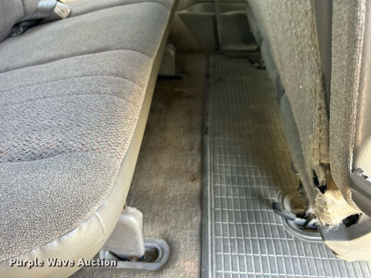 image for item DQ1034 2005 Chevrolet Astro  van