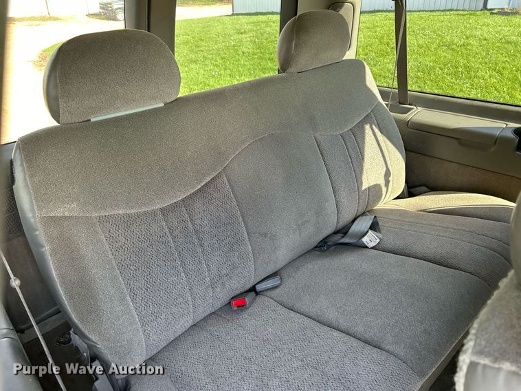 image for item DQ1034 2005 Chevrolet Astro  van