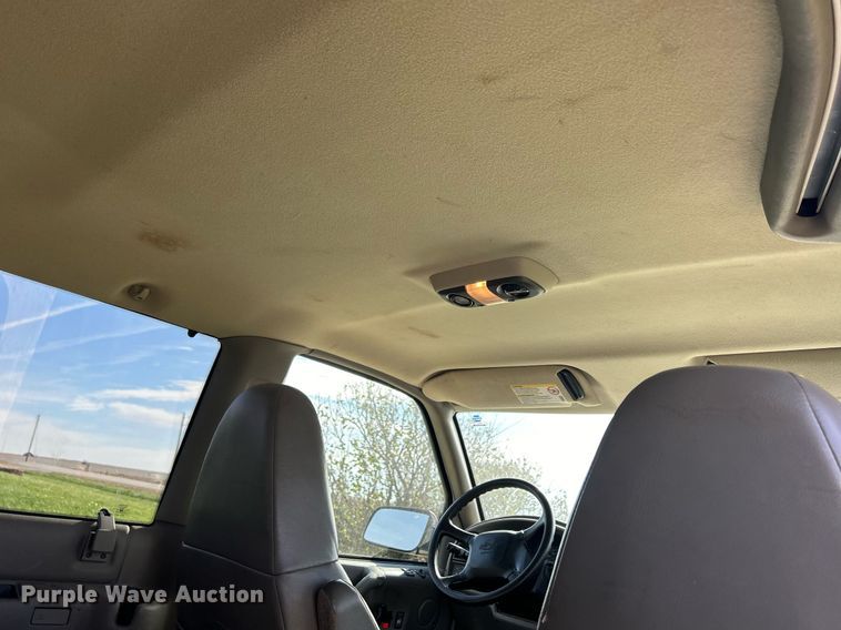 image for item DQ1034 2005 Chevrolet Astro  van