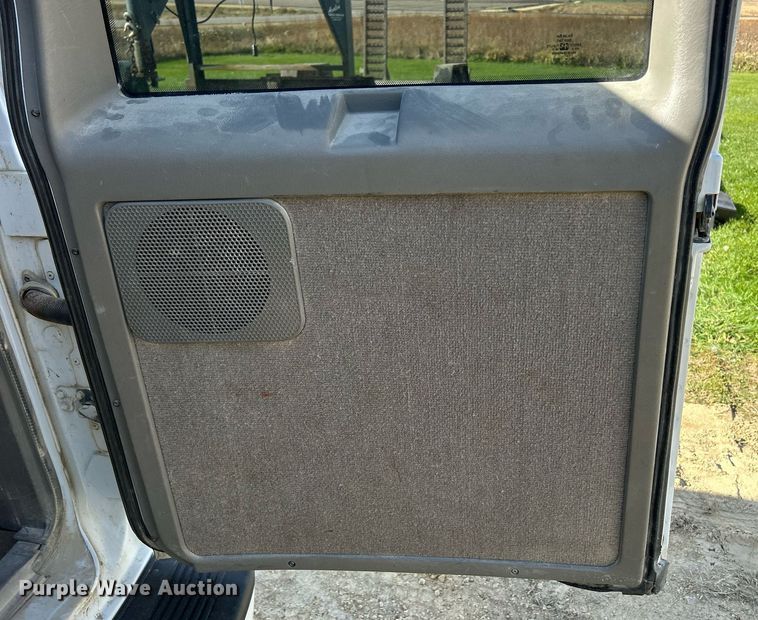 image for item DQ1034 2005 Chevrolet Astro  van