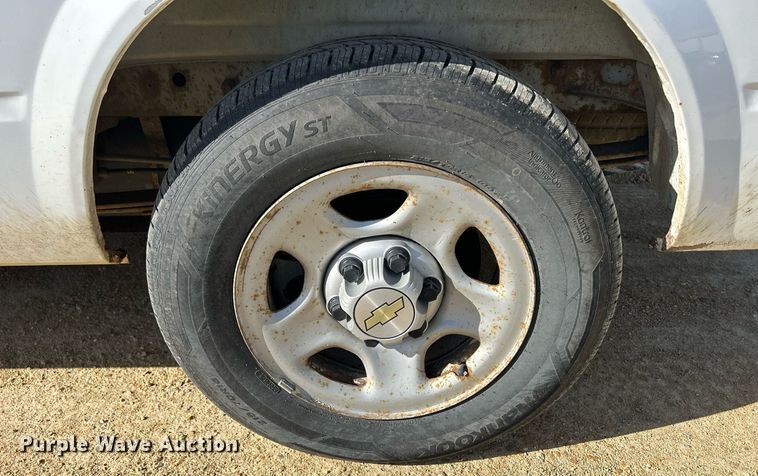 image for item DQ1034 2005 Chevrolet Astro  van