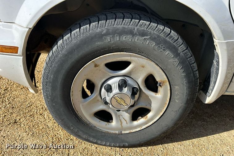 image for item DQ1034 2005 Chevrolet Astro  van