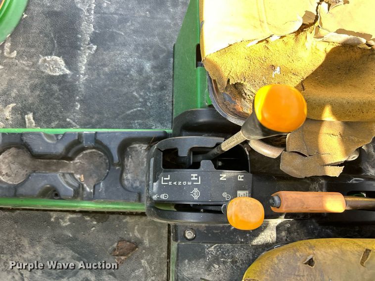 image for item DQ1036 2006  John Deere Gator HXP  utility vehicle