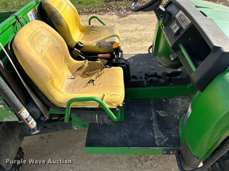 image for item DQ1036 2006  John Deere Gator HXP  utility vehicle