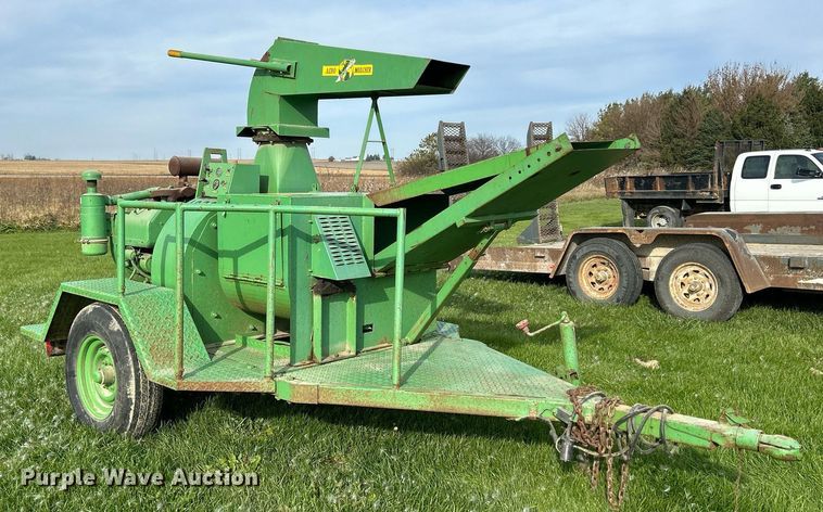 image for item DQ1039 Bowie Aero Mulcher  square bale processor