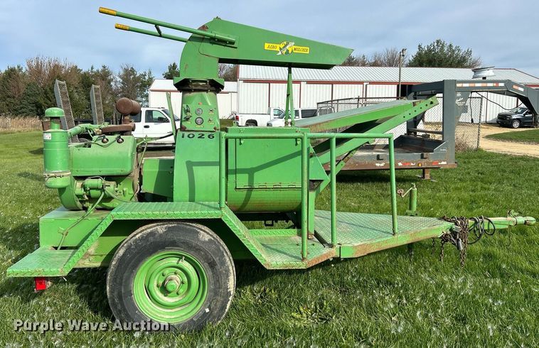 image for item DQ1039 Bowie Aero Mulcher  square bale processor