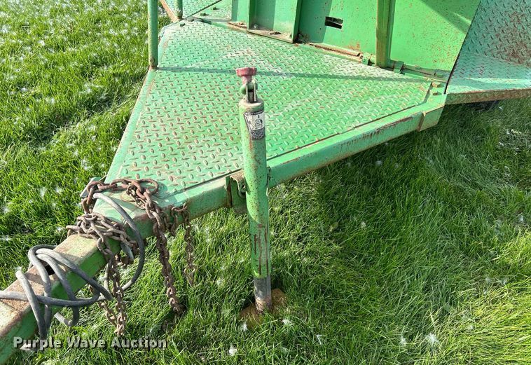 image for item DQ1039 Bowie Aero Mulcher  square bale processor