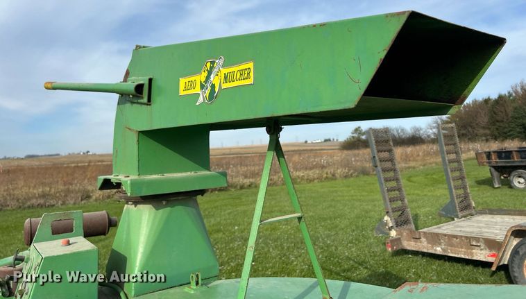 image for item DQ1039 Bowie Aero Mulcher  square bale processor