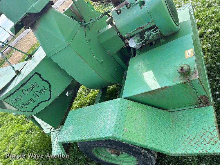 image for item DQ1039 Bowie Aero Mulcher  square bale processor