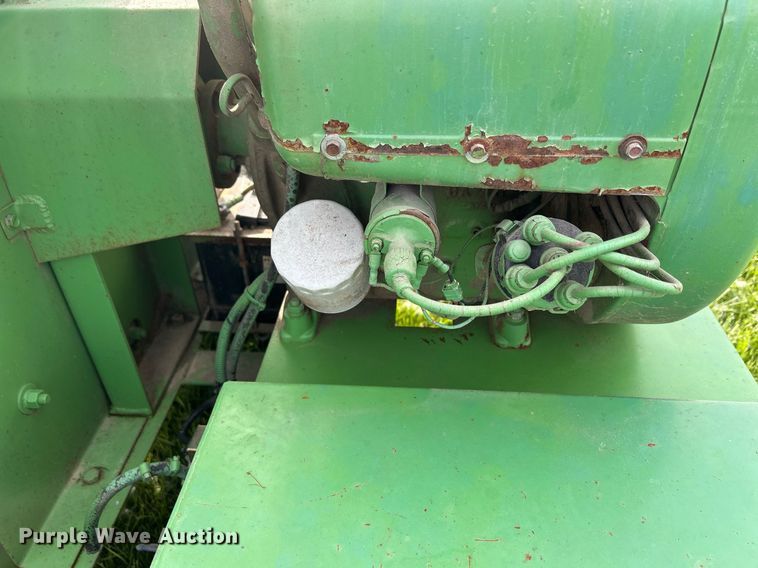 image for item DQ1039 Bowie Aero Mulcher  square bale processor