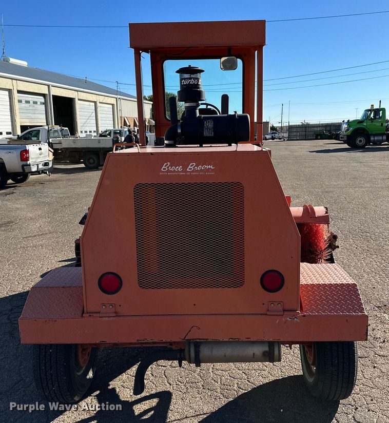 image for item DQ1494 2001 Broce RJ350  broom