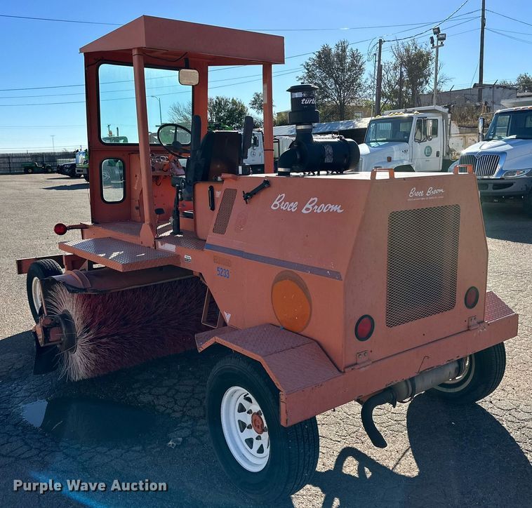 image for item DQ1494 2001 Broce RJ350  broom