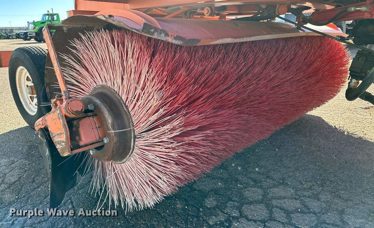 image for item DQ1494 2001 Broce RJ350  broom