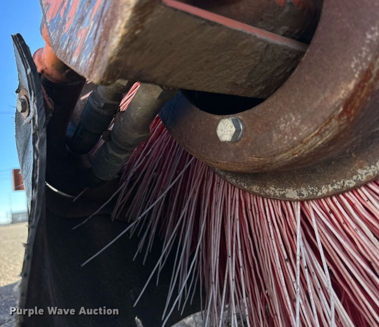 image for item DQ1494 2001 Broce RJ350  broom