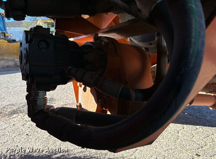 image for item DQ1494 2001 Broce RJ350  broom