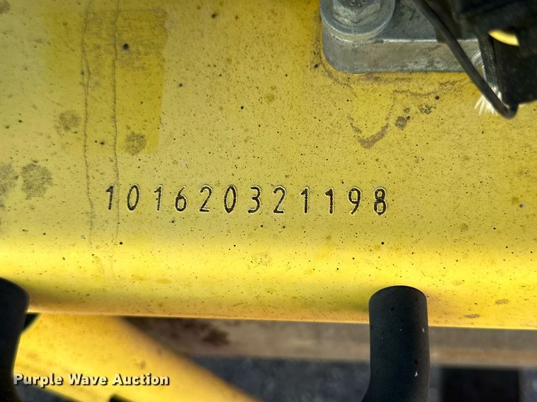 image for item DQ1495 2000 International 4700  pothole patcher truck