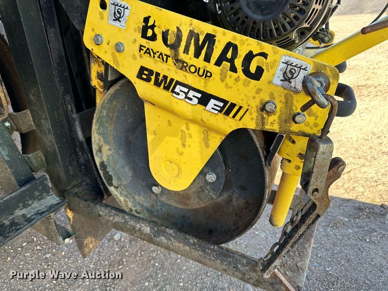 image for item DQ1495 2000 International 4700  pothole patcher truck