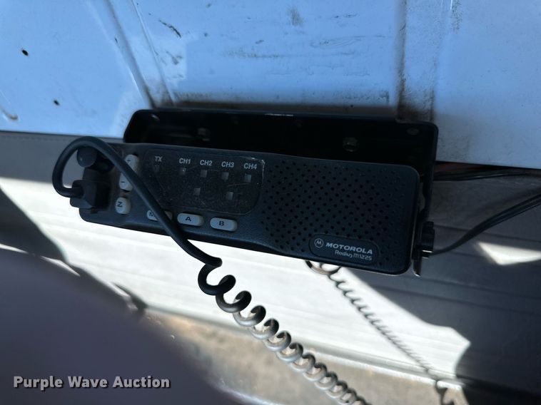 image for item DQ1495 2000 International 4700  pothole patcher truck