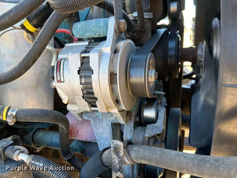 image for item DQ1495 2000 International 4700  pothole patcher truck