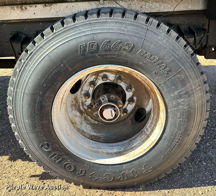 image for item DQ1495 2000 International 4700  pothole patcher truck