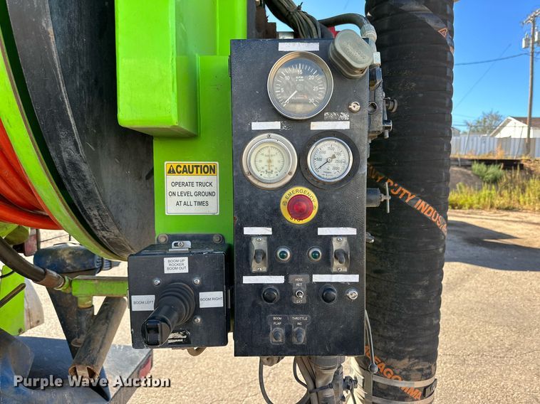 image for item DQ1496 2012 International WorkStar 7400  sewer jetter truck