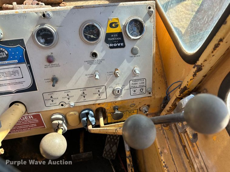 image for item DQ1497 1980 Grove RT58C  crane