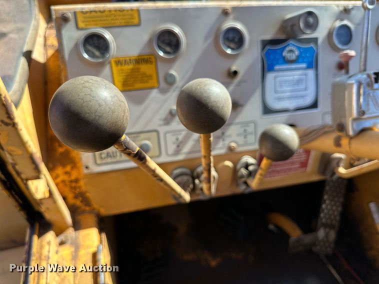 image for item DQ1497 1980 Grove RT58C  crane