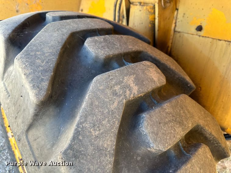 image for item DQ1497 1980 Grove RT58C  crane