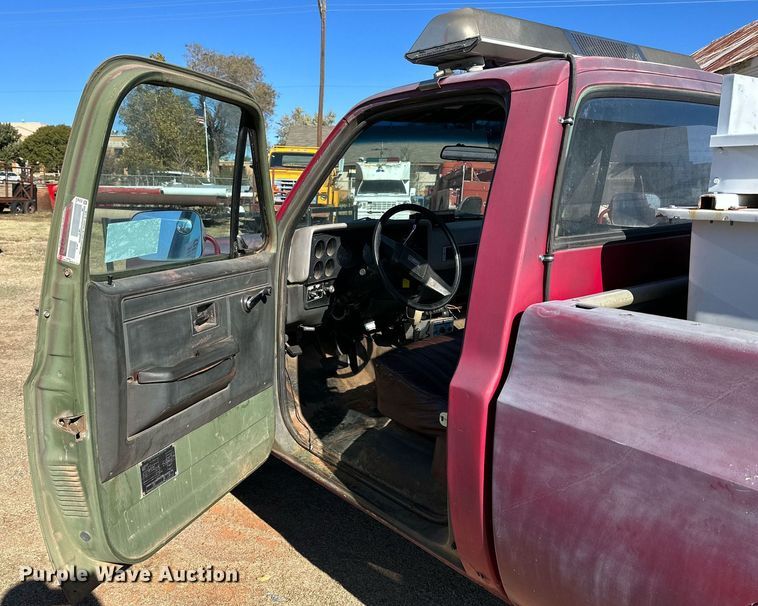 image for item DQ1500 1986 Chevrolet D3P brush fire truck