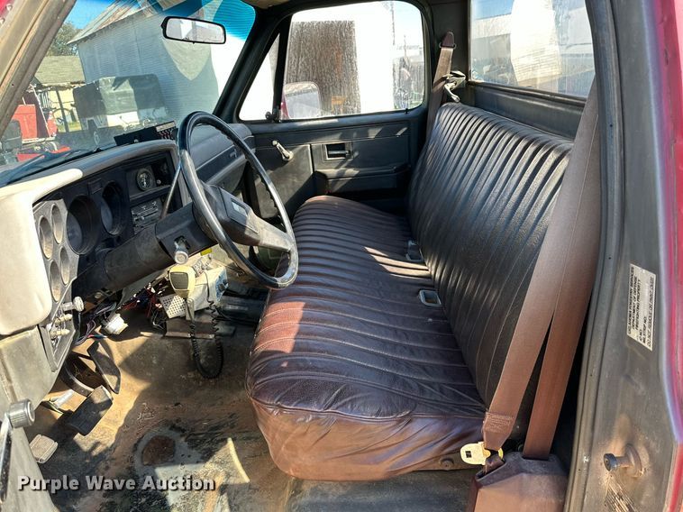 image for item DQ1500 1986 Chevrolet D3P brush fire truck