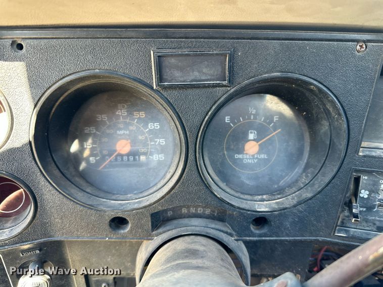 image for item DQ1500 1986 Chevrolet D3P brush fire truck