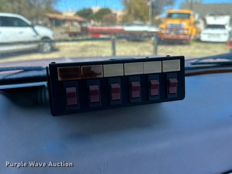 image for item DQ1500 1986 Chevrolet D3P brush fire truck