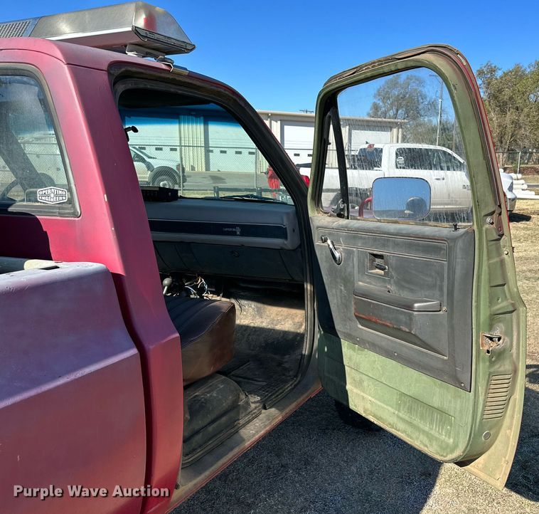 image for item DQ1500 1986 Chevrolet D3P brush fire truck